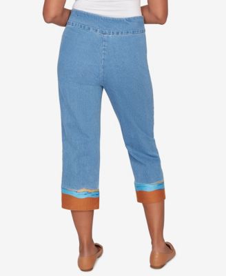 Women's  Beachcomber Beach Embroidered Cuff Super Stretch Denim Capri Jeans