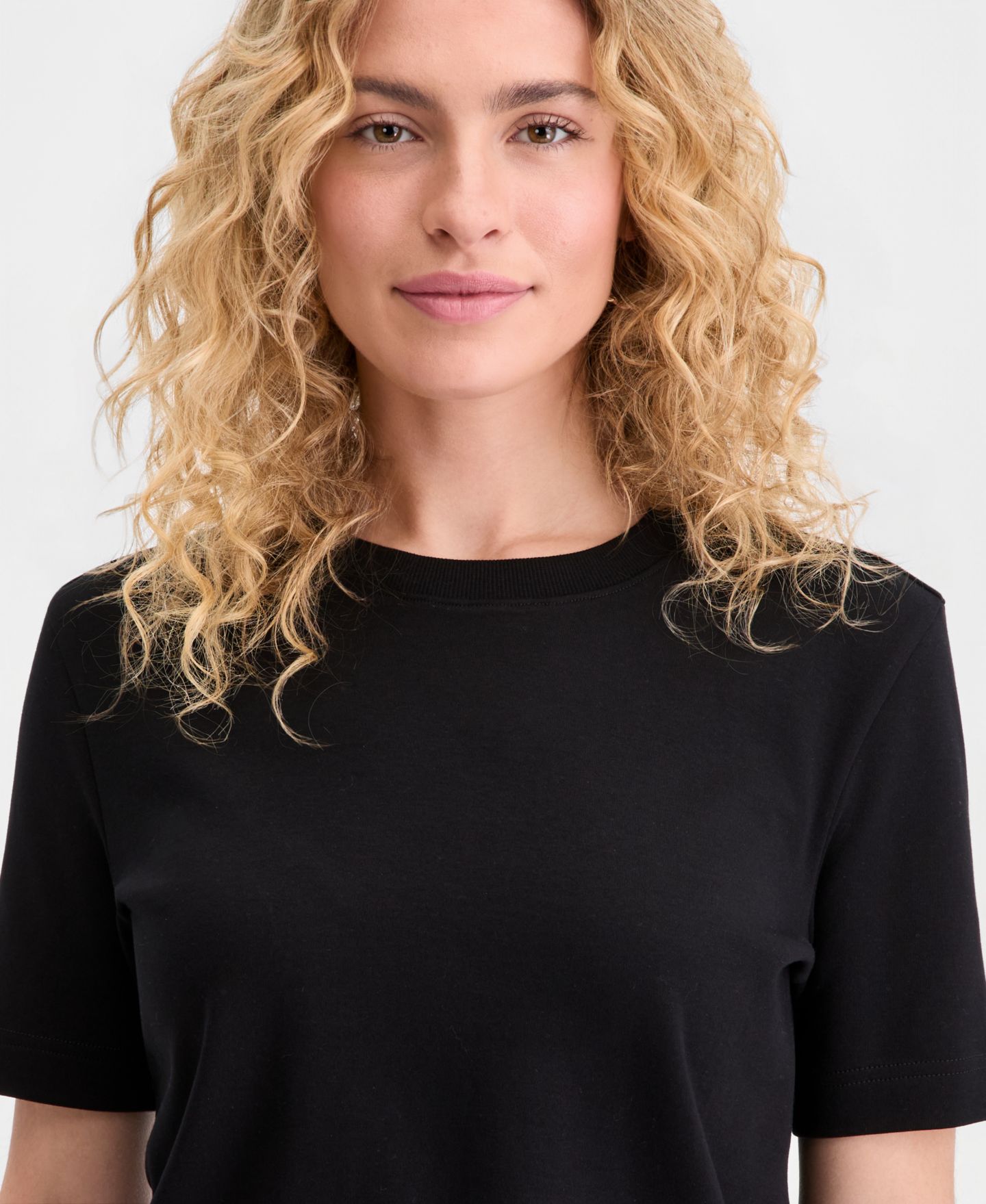 Женская футболка On 34th Essential Crewneck Cotton Short-Sleeve, цвет: Глубокий чёрный — фото 4