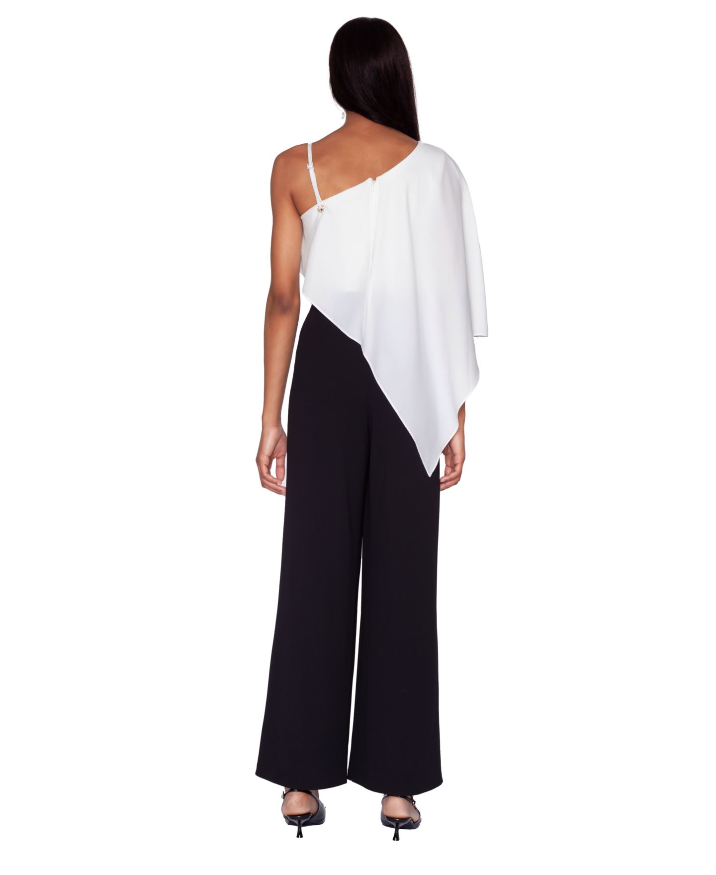 Женский комбинезон WHITE TIE by Shani One-Shoulder Cape Jumpsuit, цвет: Чёрный / Слоновая кость — фото 4