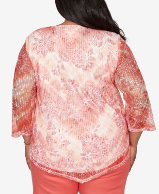 Plus Size Resort Living Batik Tie Dye Chevron Top with Necklace
