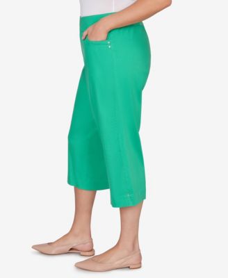 Plus Size Resort Living Smooth Waist Easy Pull- On Capri Pants
