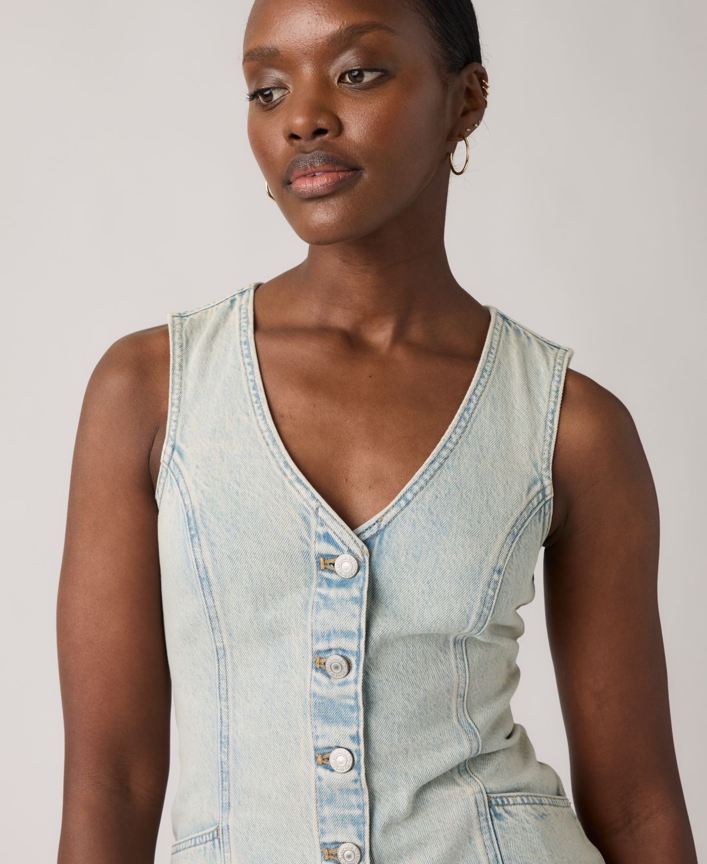 Женское платье Levi's Vianna Denim Button-Front Vest, цвет: A Little Hazy Dress — фото 3