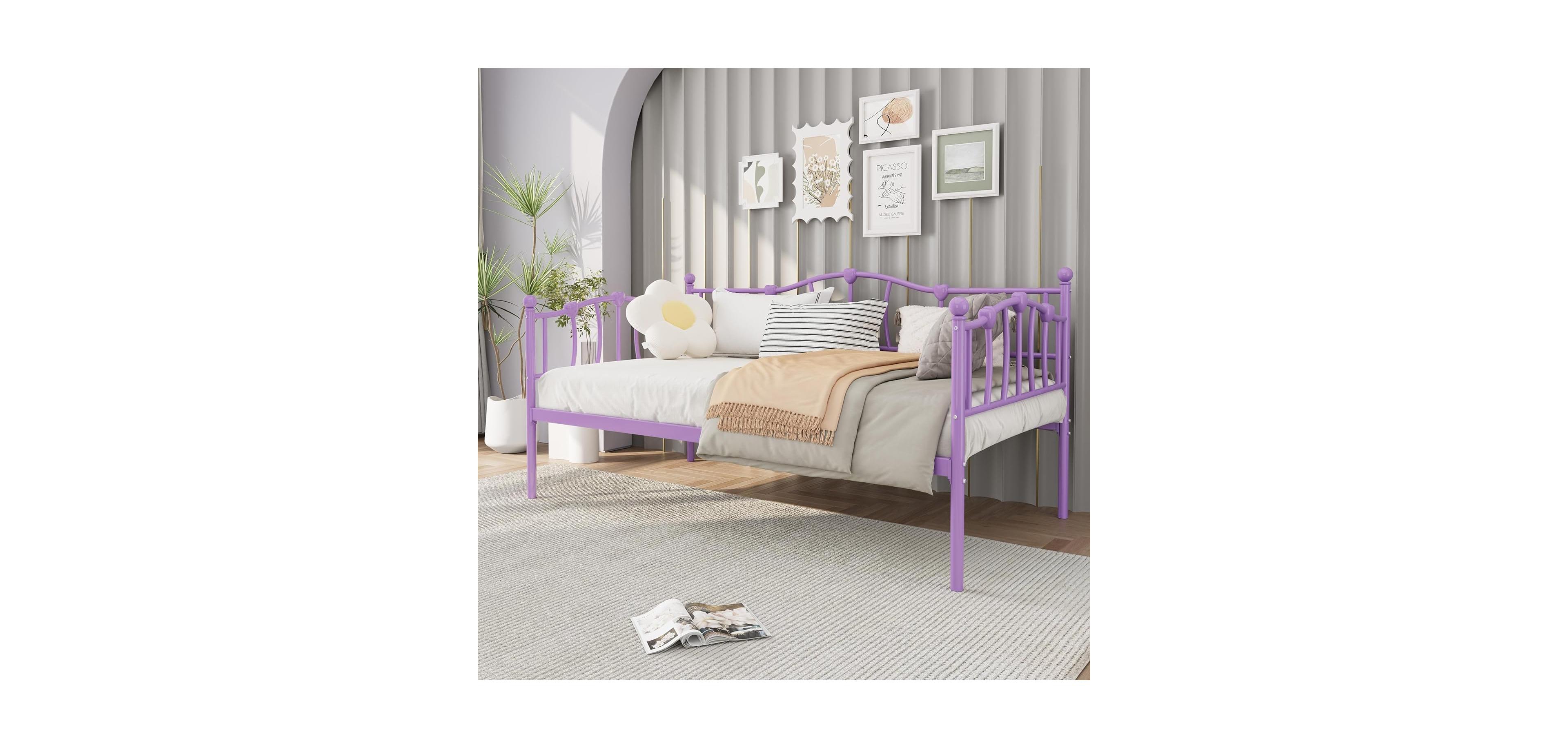 gaomon Twin Size Daybed, Sofa Bed Frame with Heart-Shaped Decoration and Steel Slat Support, Space-Saving, No Box Spring Needed, for Apartment