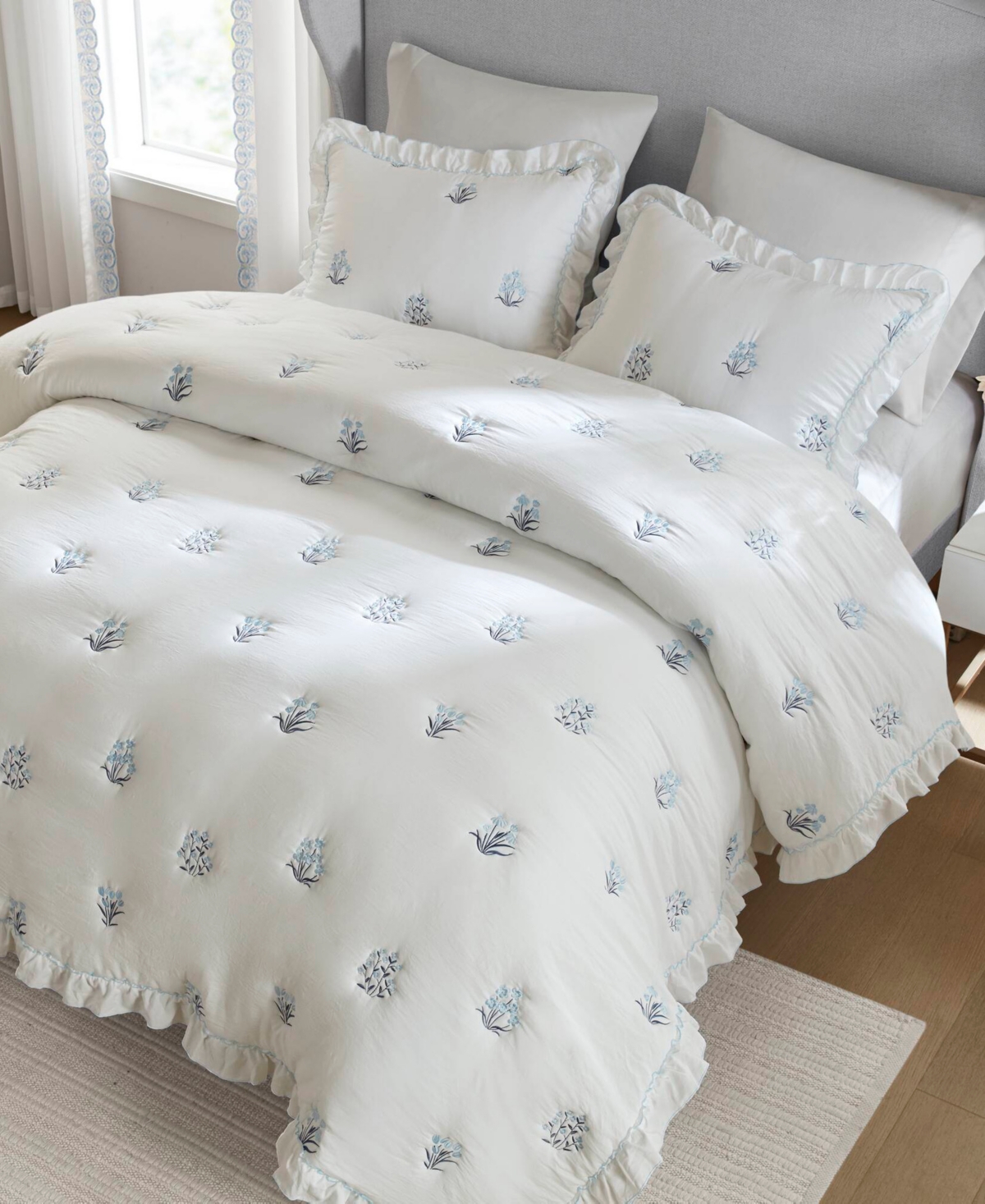 Intelligent Design Aglaia Floral Down Alternative 3-Pc. Quilt Set, Full/Queen