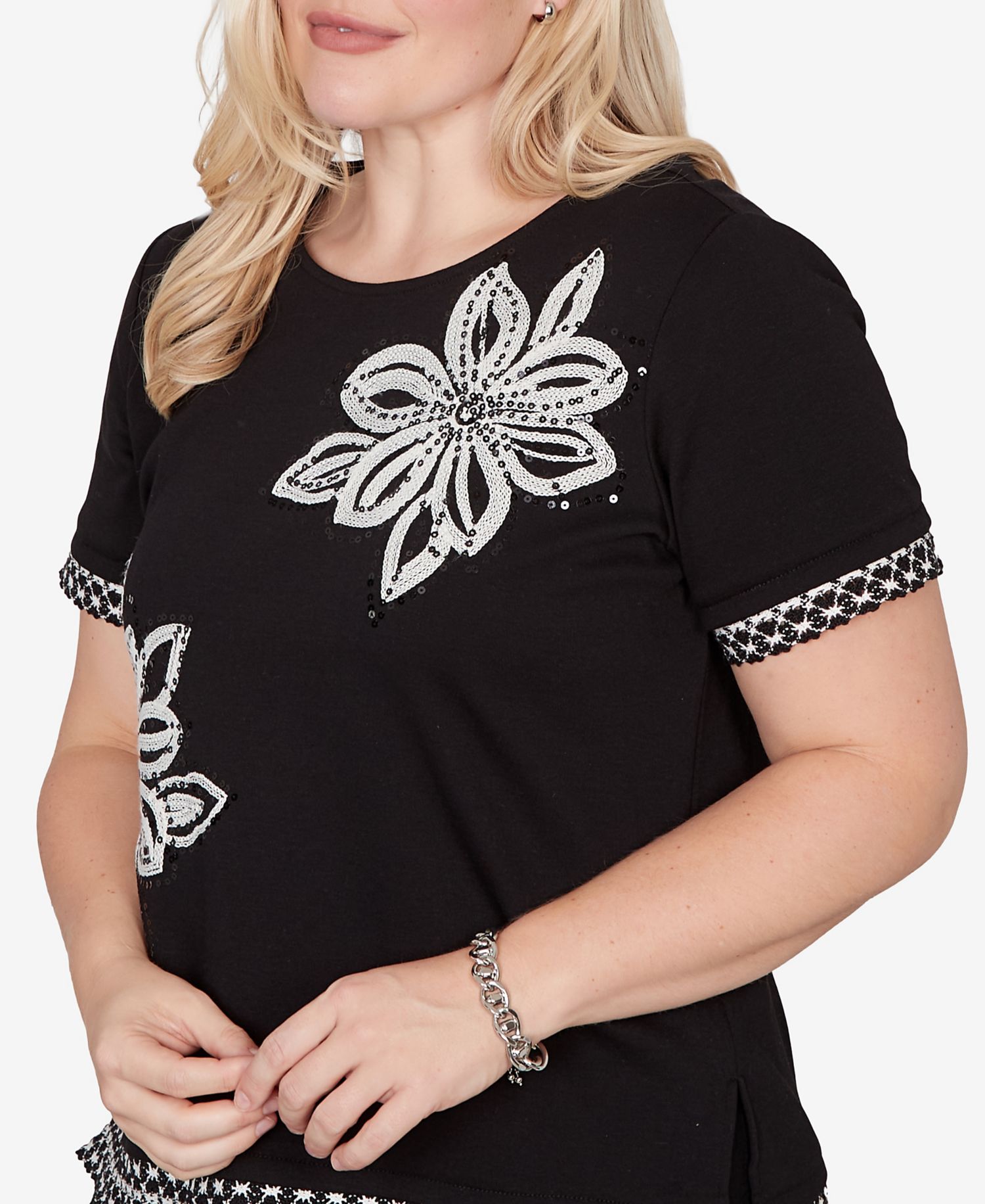 Petite Crowd Pleaser Flower Sequin Lace Border T-Shirt