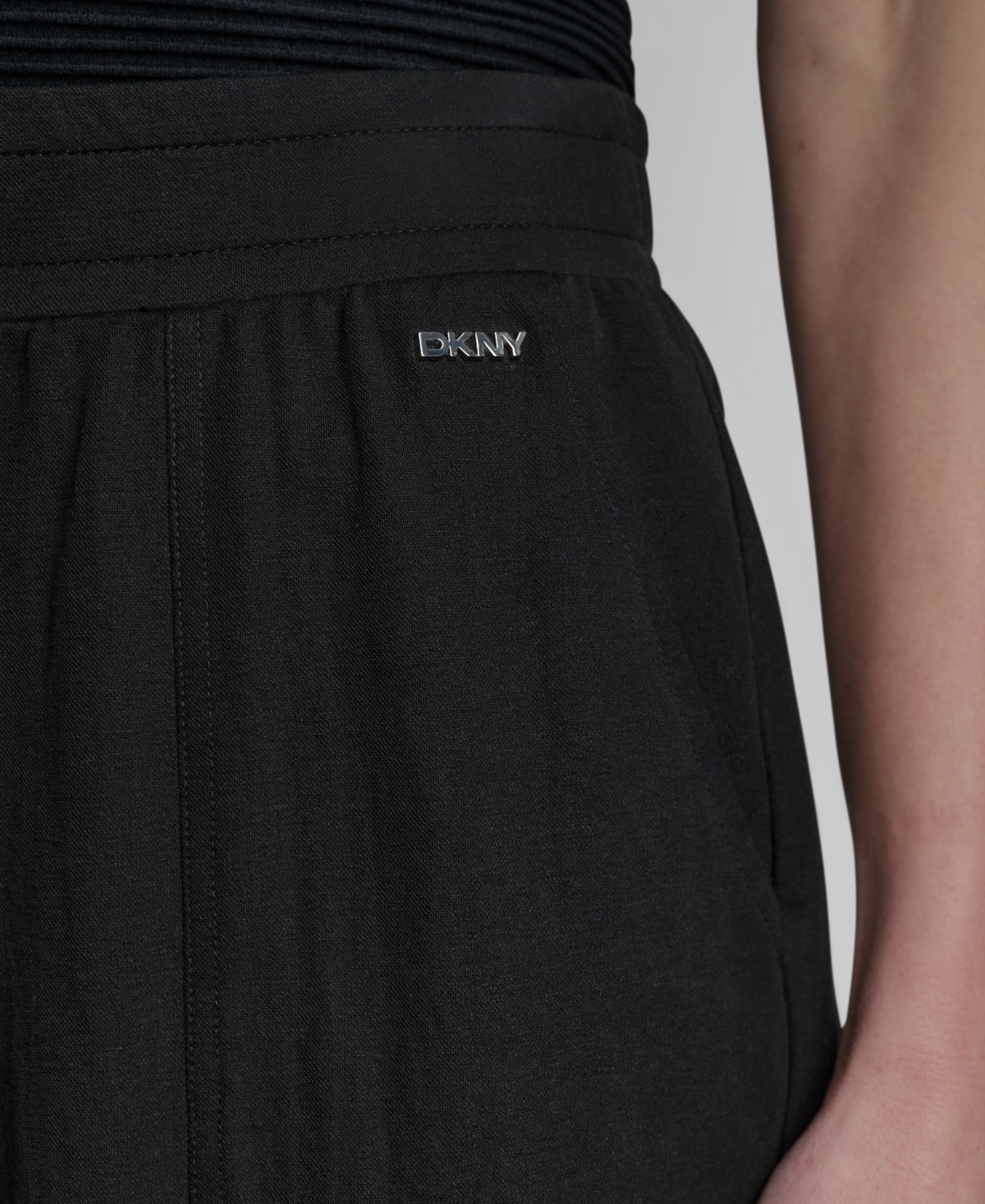 Dkny Women's Mini Logo Ewaist Pull-On Pants