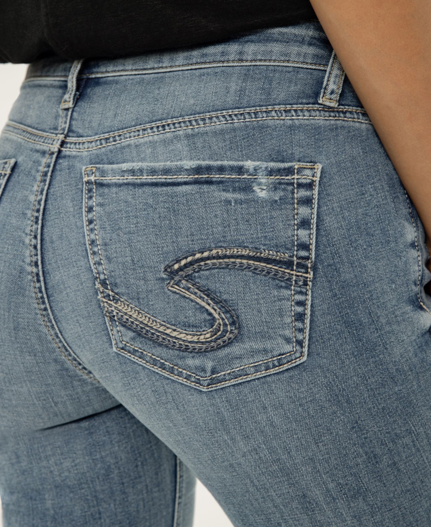 Женские джинсы Silver Jeans Co. Suki Mid-Rise Luxe Stretch Capri, цвет: Belle — фото 4