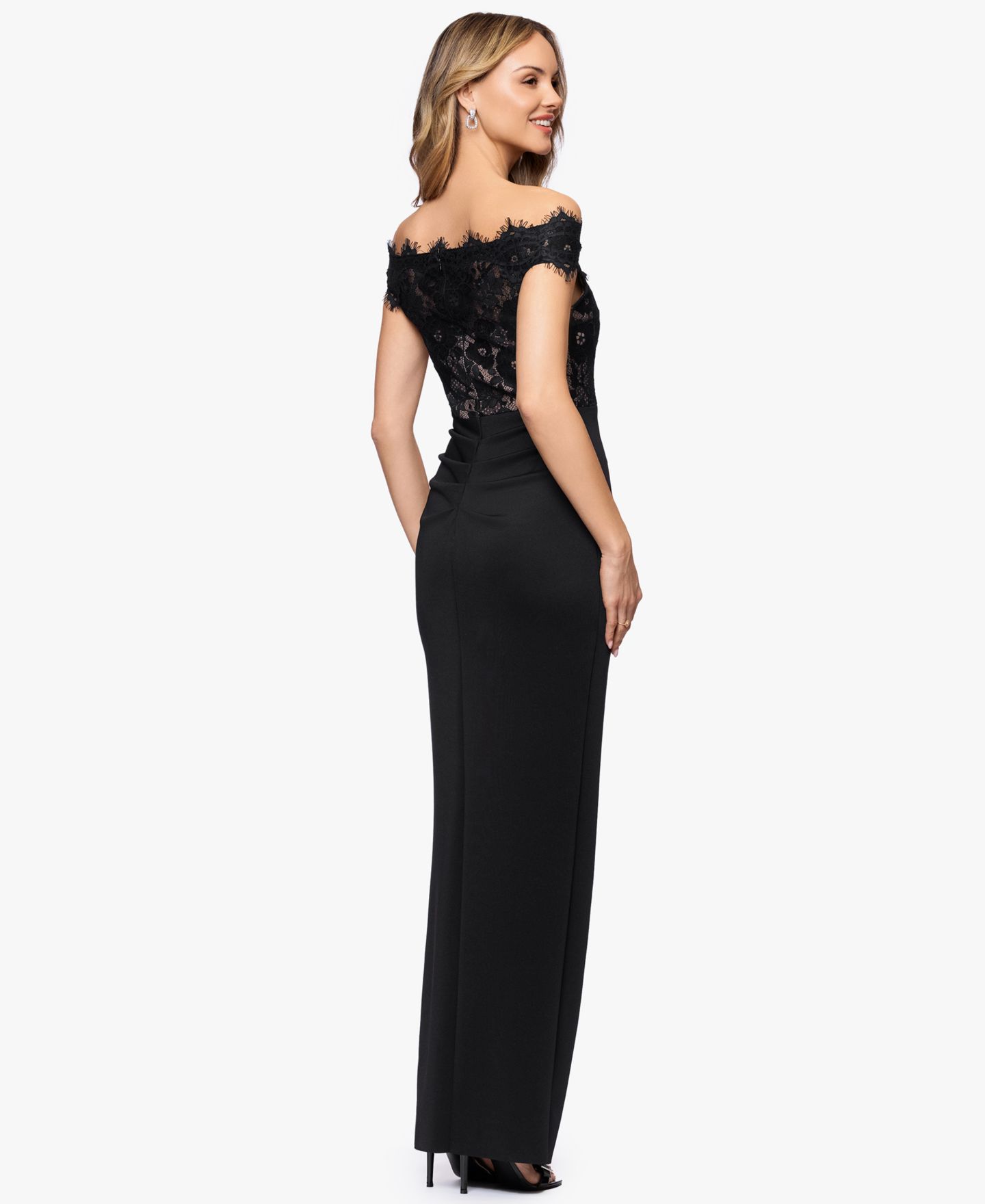 Женские платья Betsy & Adam Off-The-Shoulder Maxi Gown, цвет: Чёрный телесный — фото 4