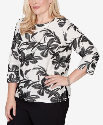 Women's Crowd Pleaser Embroidered Flower Top with Necklace