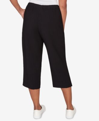 Women's Crowd Pleaser Relaxed Pull-On Black Capri Pants
