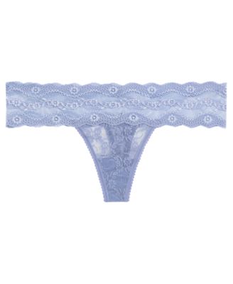 b.tempt'd Women's by Wacoal Lace Kiss Thong Underwear 970182