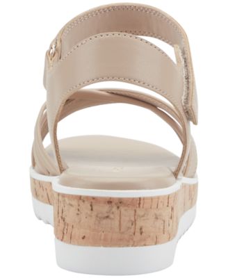 Women's Gyllie Flat Platform Sandals