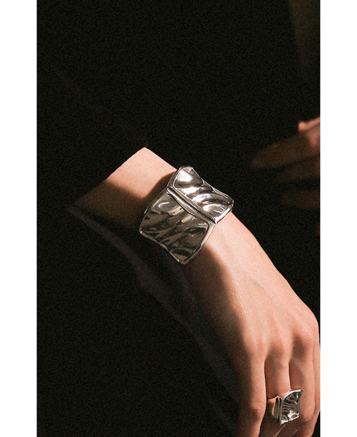 Retro Chic Tidal Glow Cuff