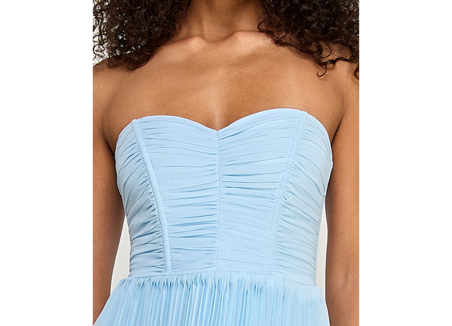 Juniors' Pleated Tiered Strapless Gown