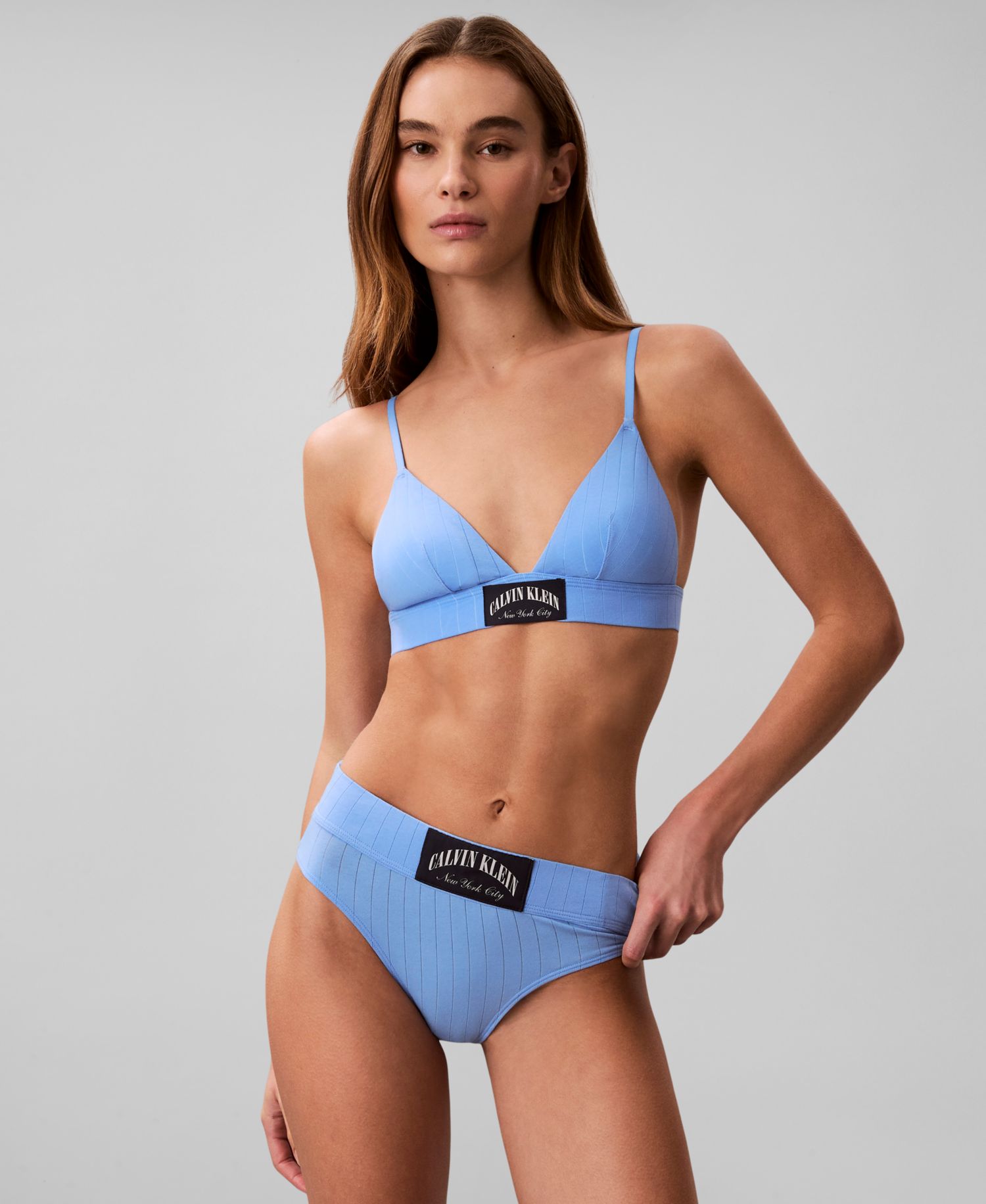 Women's Heritage Athletic Lightly Lined Triangle QF8886