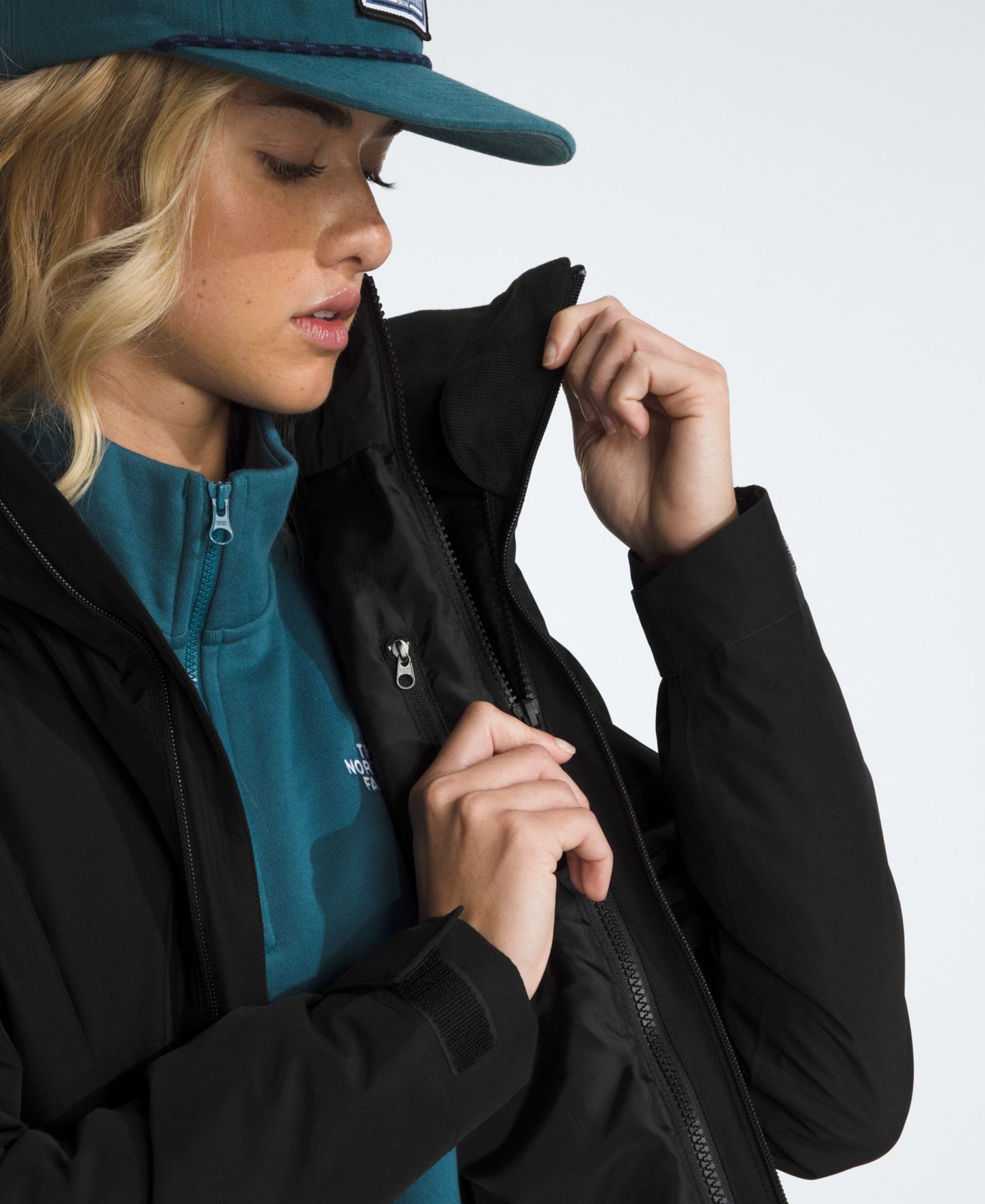 Женская куртка The North Face Carto Mono Triclimate Hooded, цвет: Чёрный — фото 6