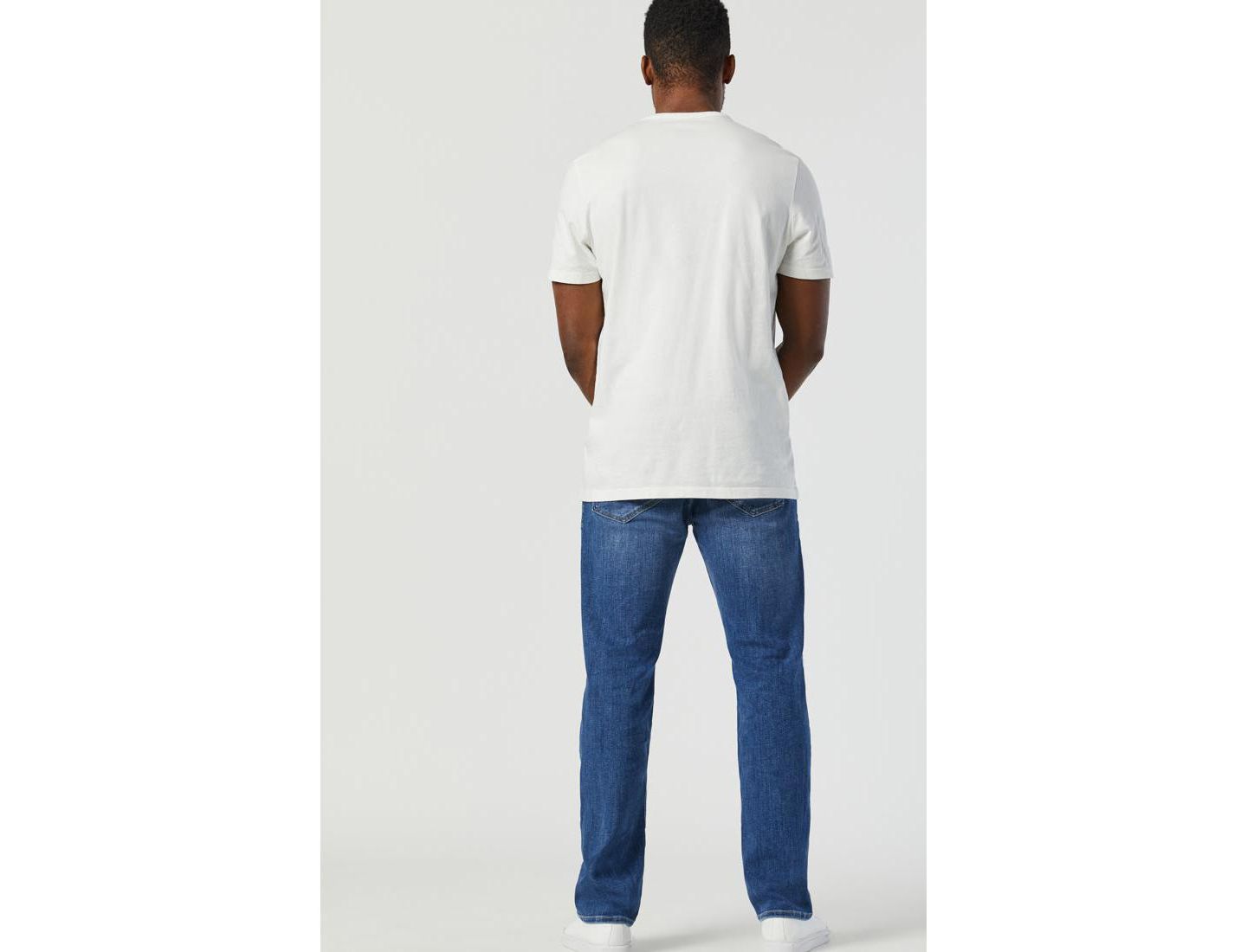 Мужские джинсы Mavi Jeans Marcus Slim Straight Leg Jeans in Mid Foggy Feather — фото 5