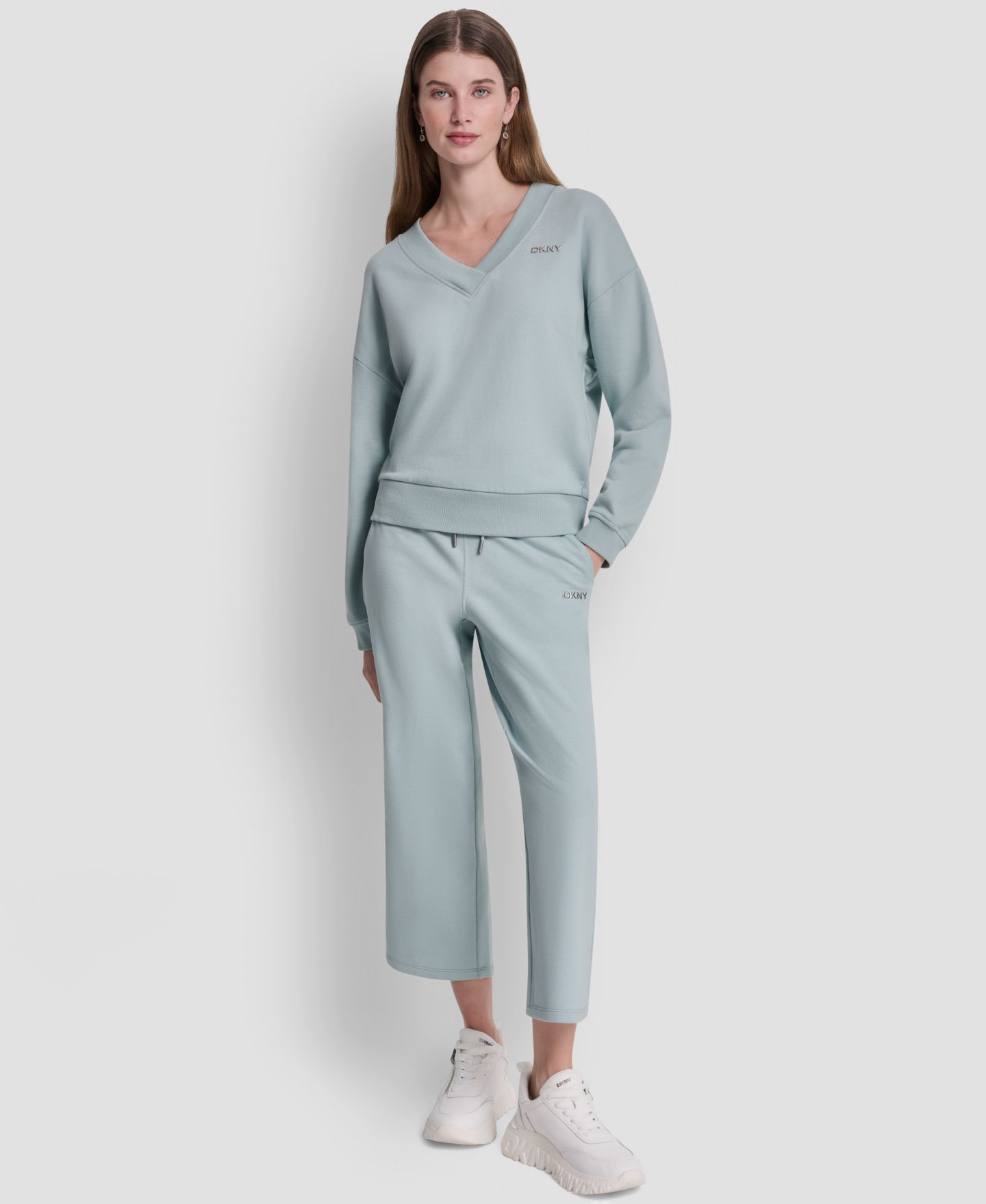 Женская толстовка DKNY Sport Metallic Bubble Logo V-Neck, цвет: Минеральный — фото 2