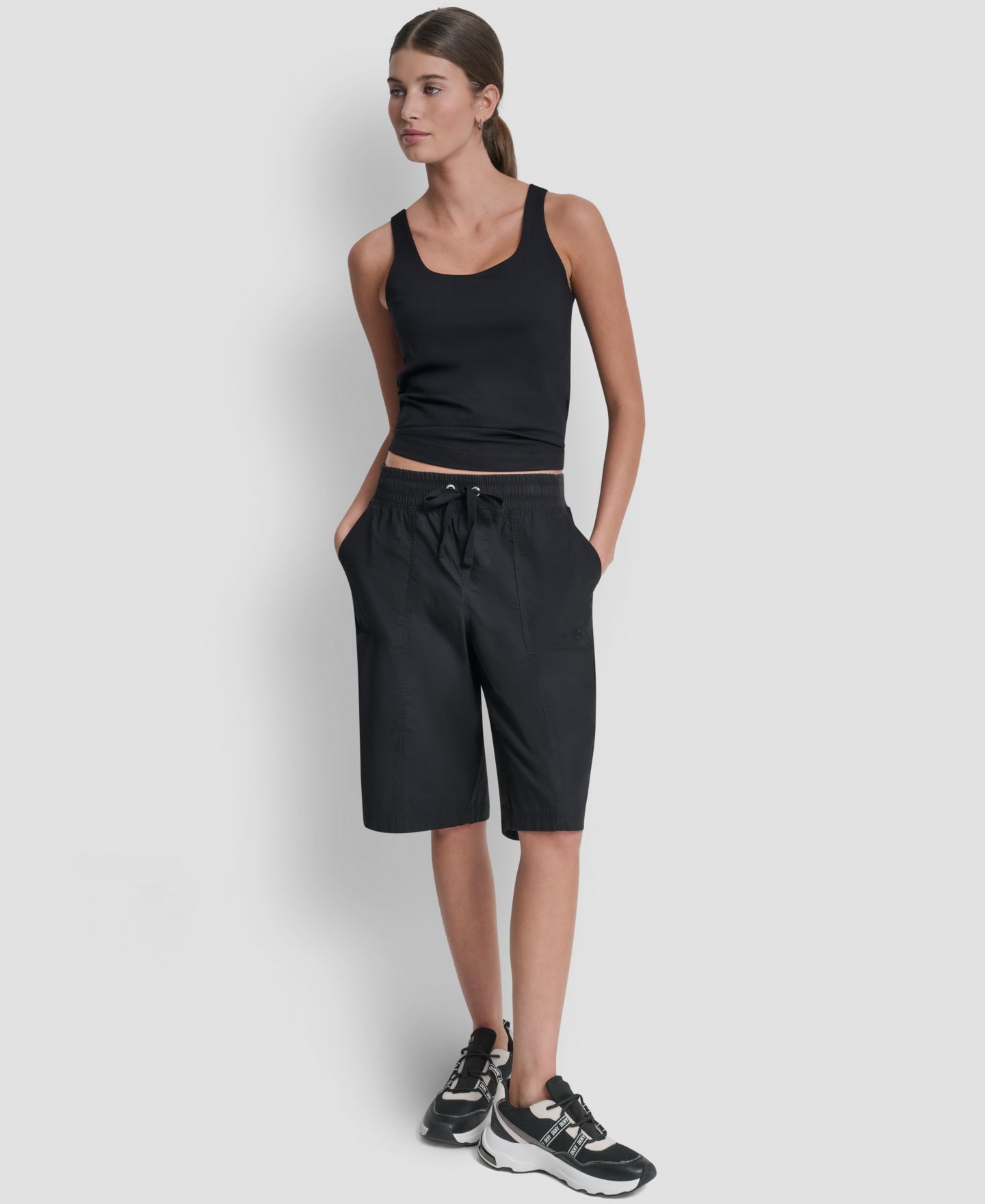 Женские шорты DKNY Sport High-Rise Convertible Bermuda, цвет: Чёрный — фото 2