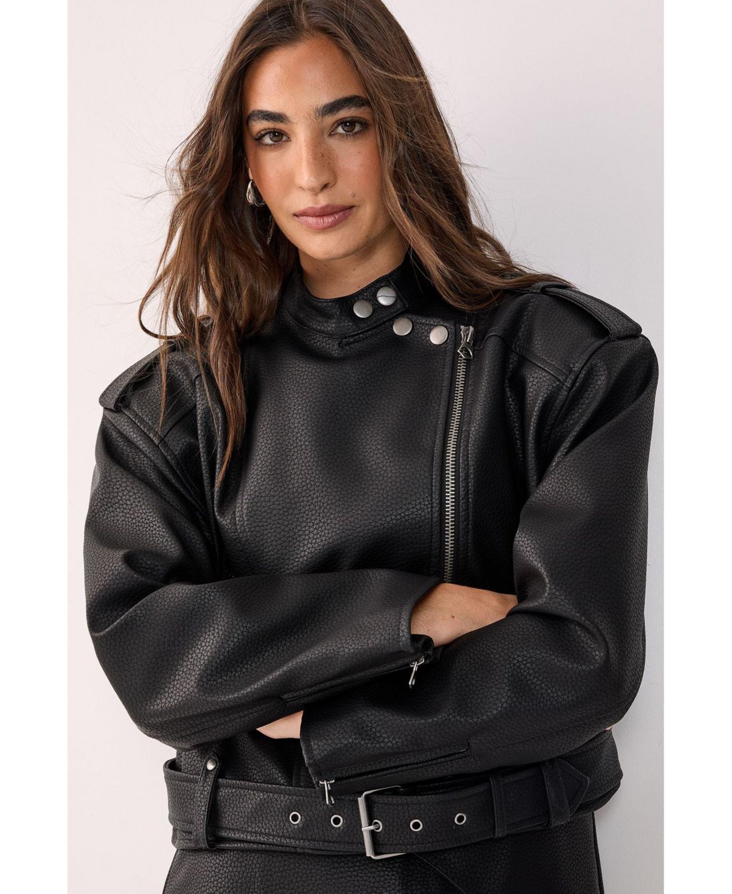Женская куртка Nasty Gal Belted Faux Leather Biker, цвет: Чёрный — фото 4