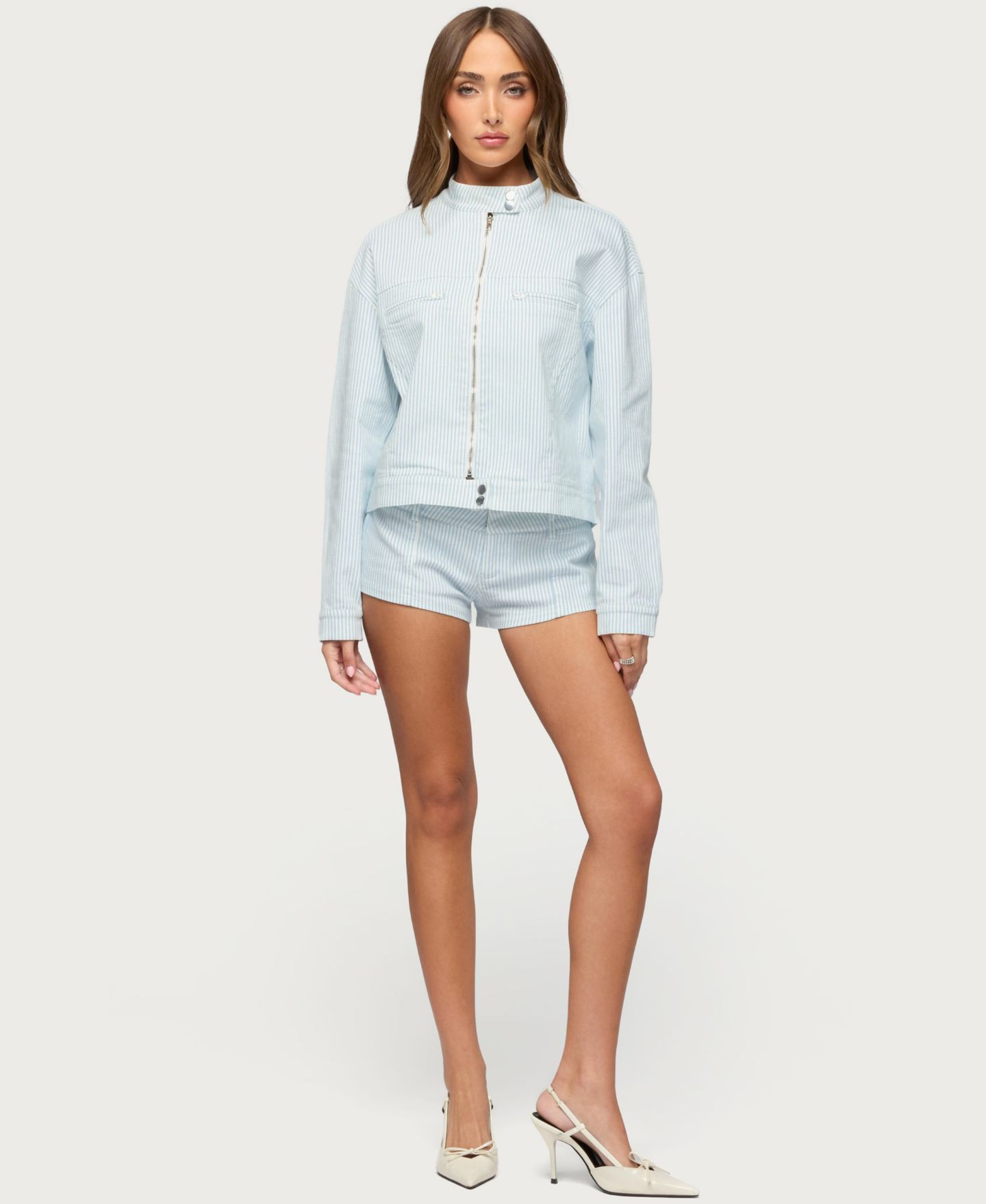 Женские шорты Edikted Myah Pinstripe Micro, цвет: Белый синий — фото 2