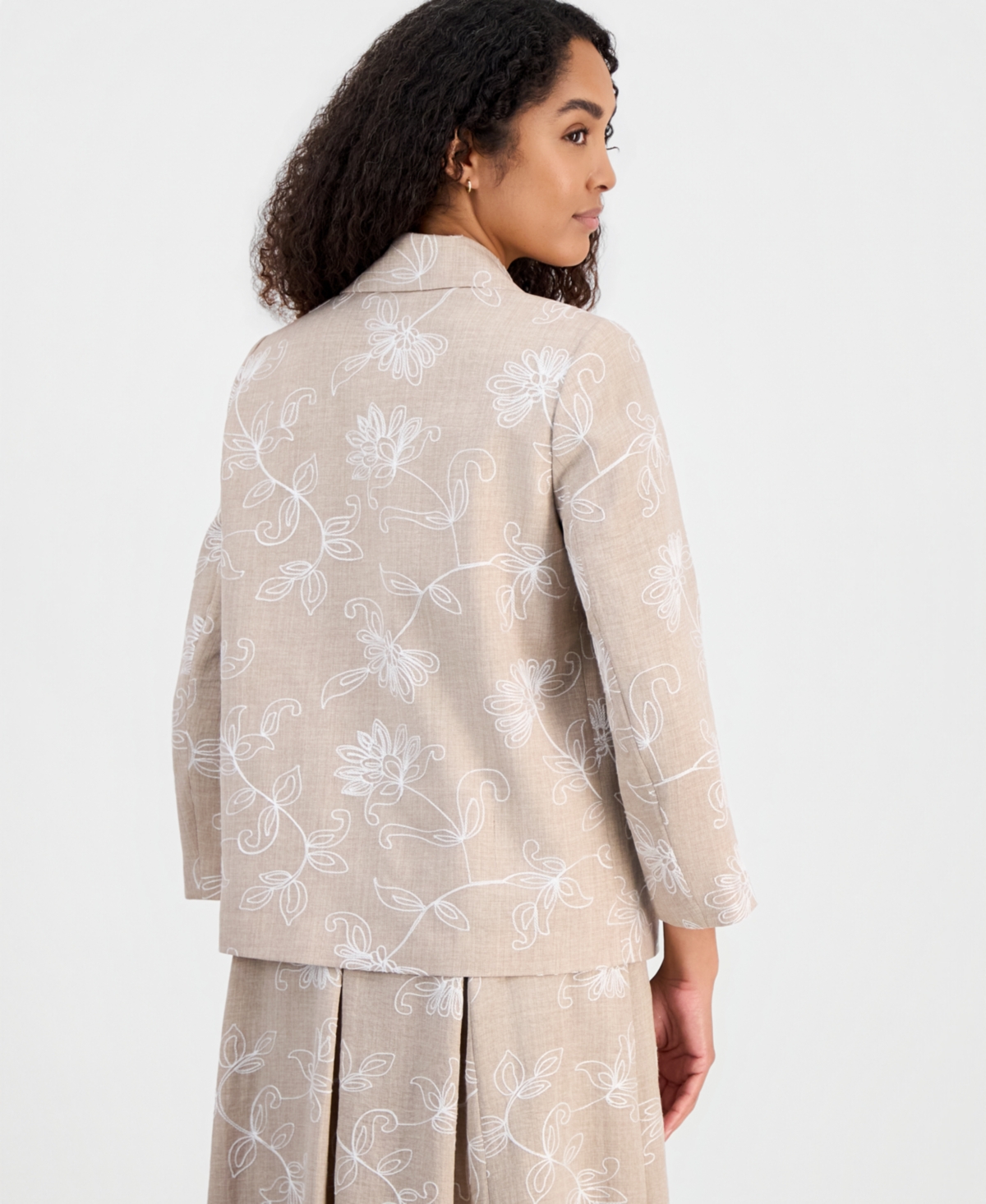 Kasper Petite Floral Embroidery Wing Collar Jacket