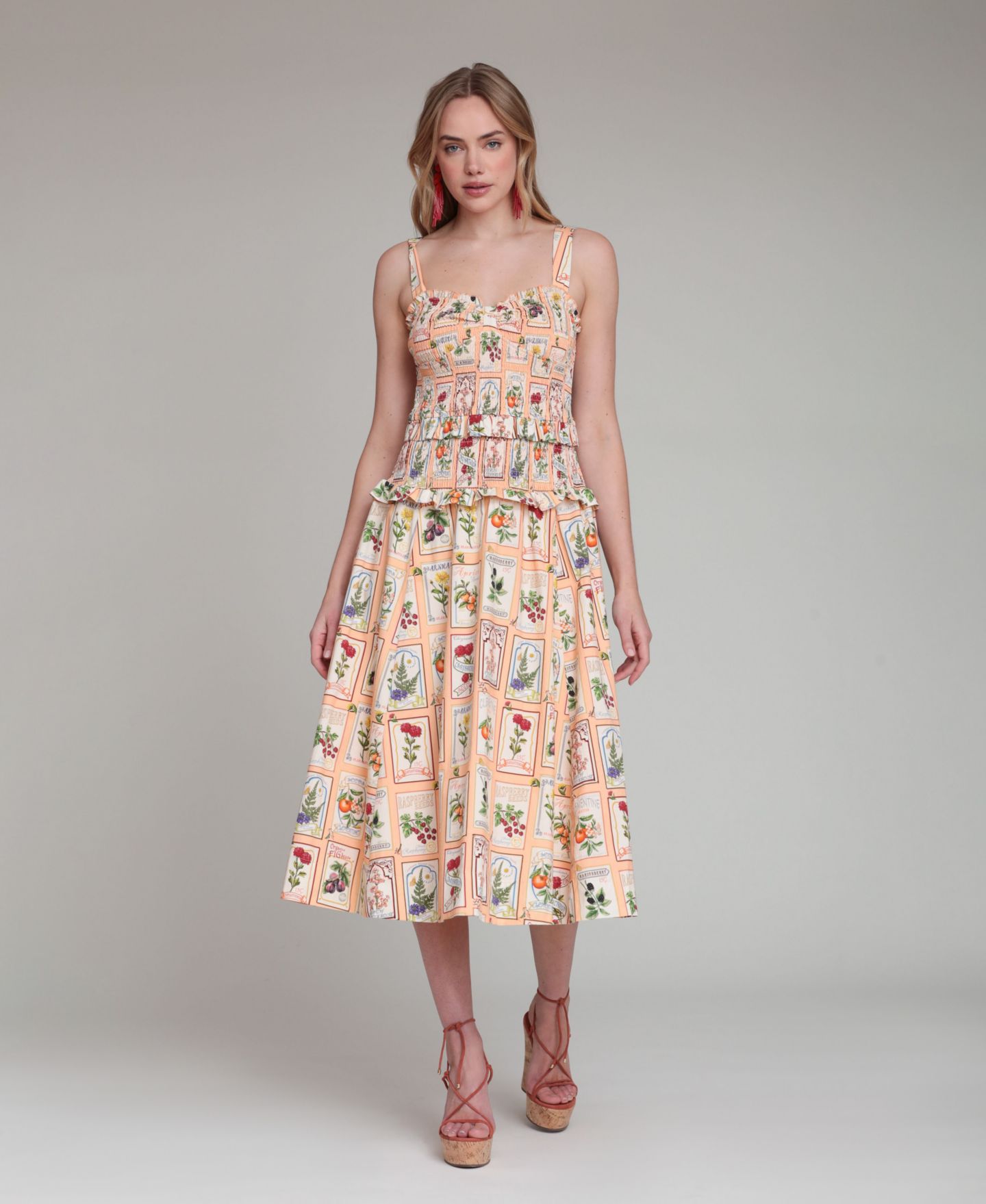 Женское платье Avec Les Filles Printed Smocked Midi, цвет: Персиковый — фото 1