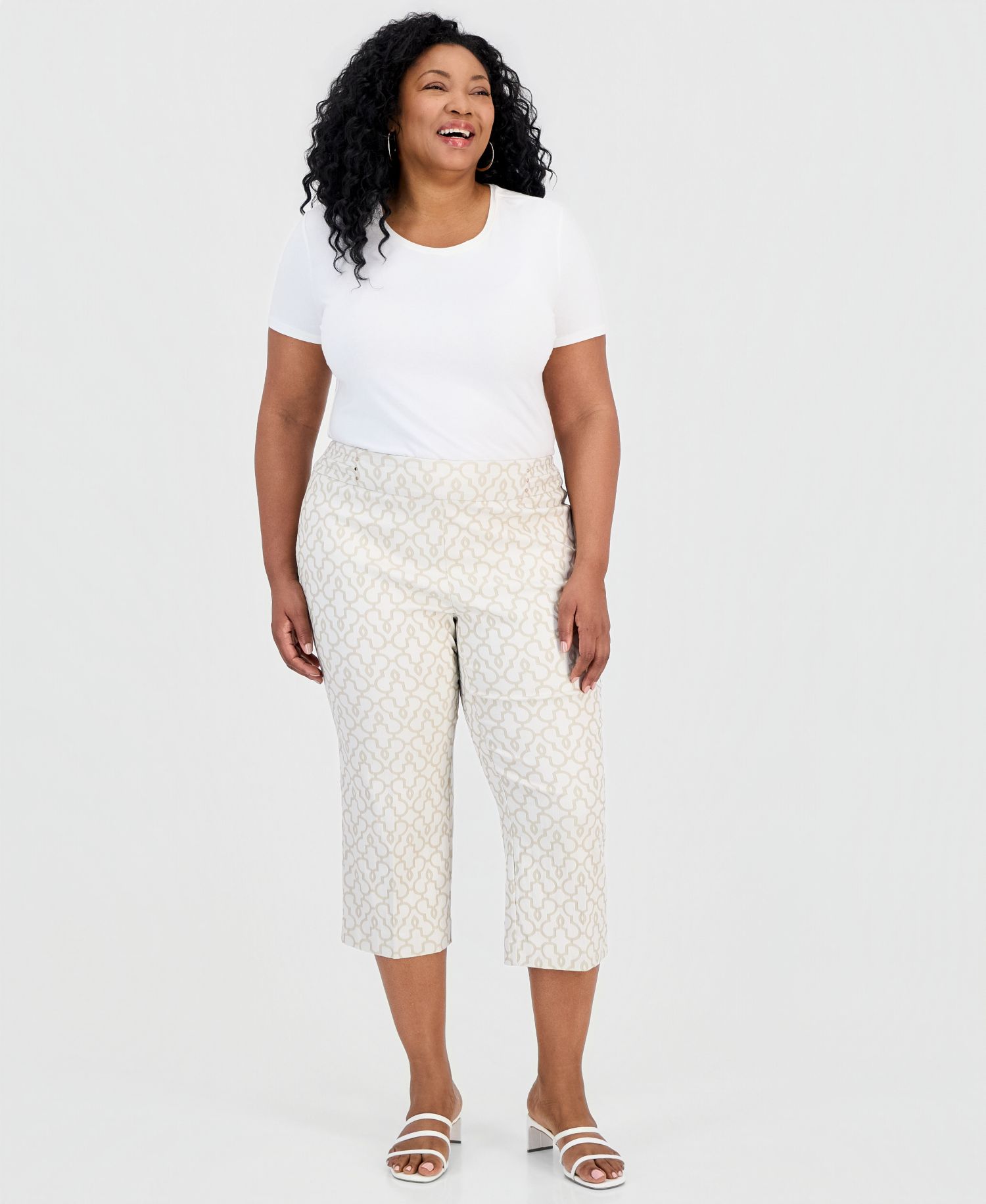 Plus Size Jacquard Rivet Capri Pants