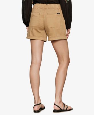 Women's Wander On Cuffed Hem Shorts