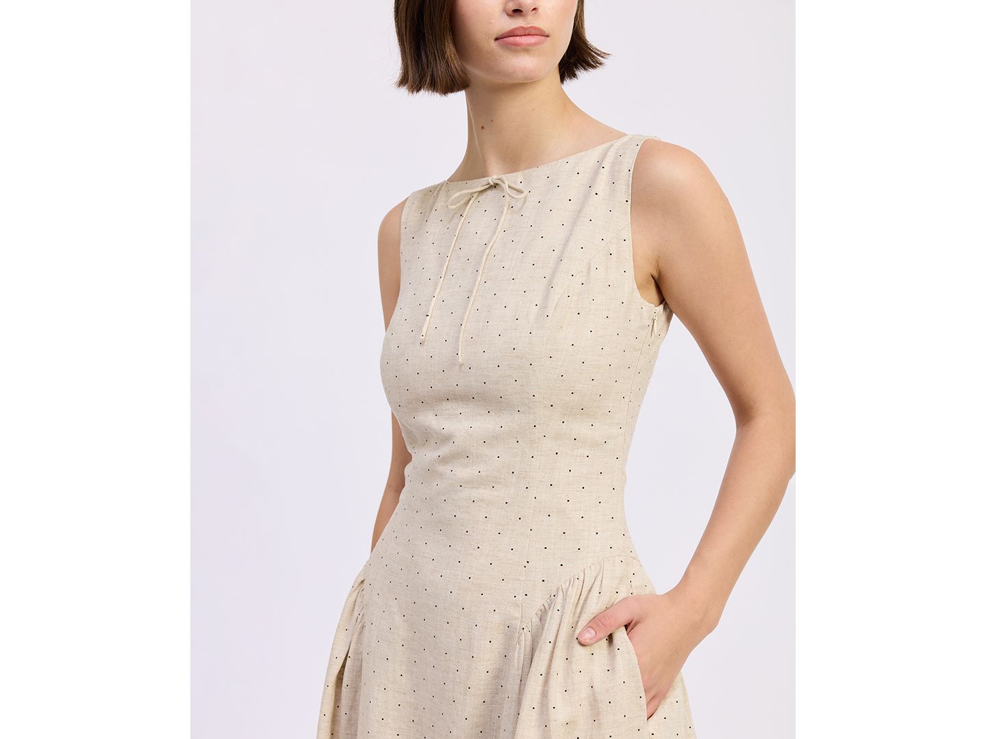 Женское платье En Saison Blakely Sleeveless Boat Neck Midi, цвет: Натуральный чёрный — фото 2
