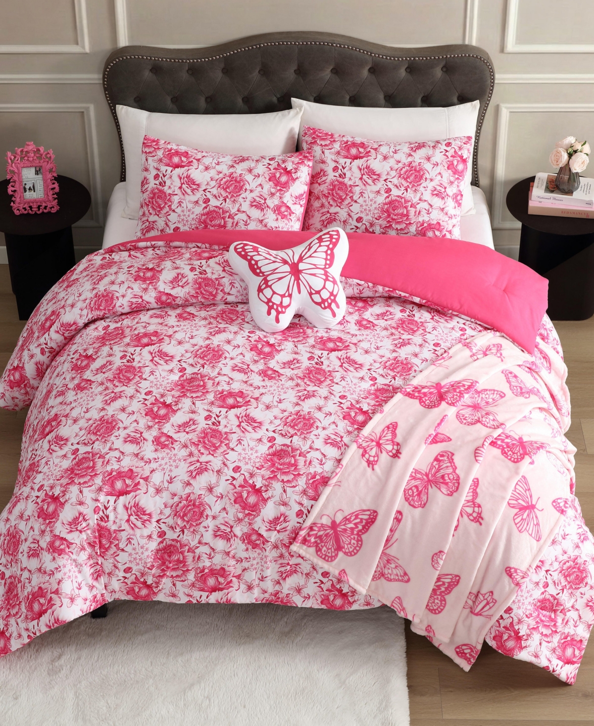 Betsey Johnson Sketch Toile Microfiber 4-Pc. Comforter Set