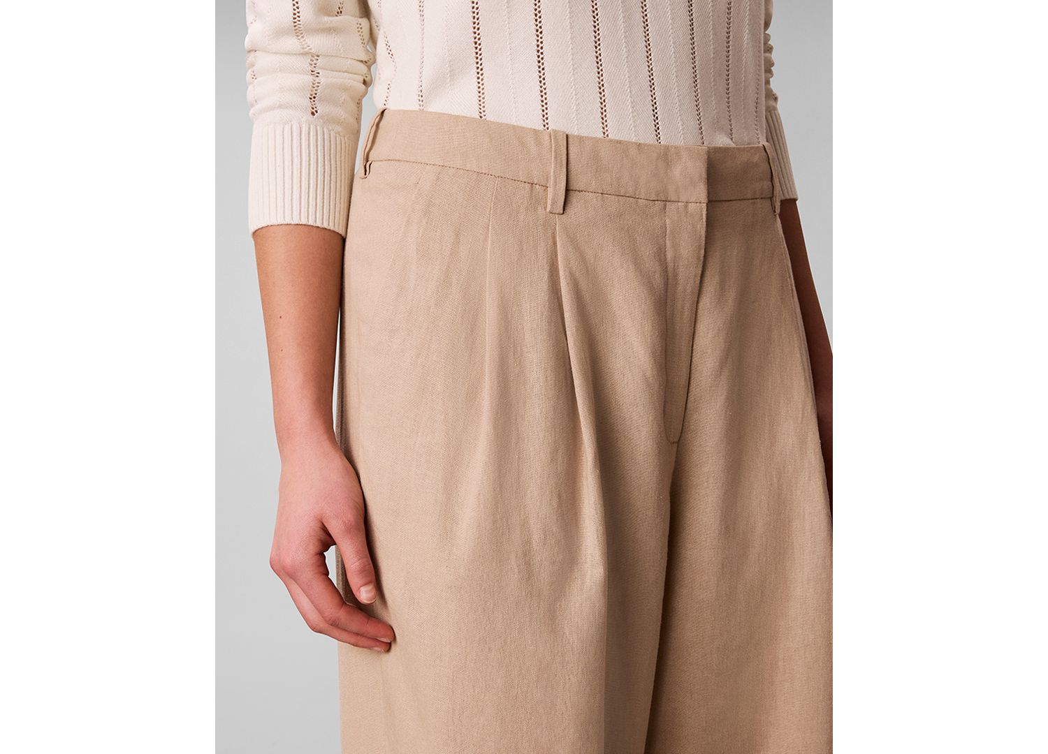 Women's Wide-Leg Pleated Trousers