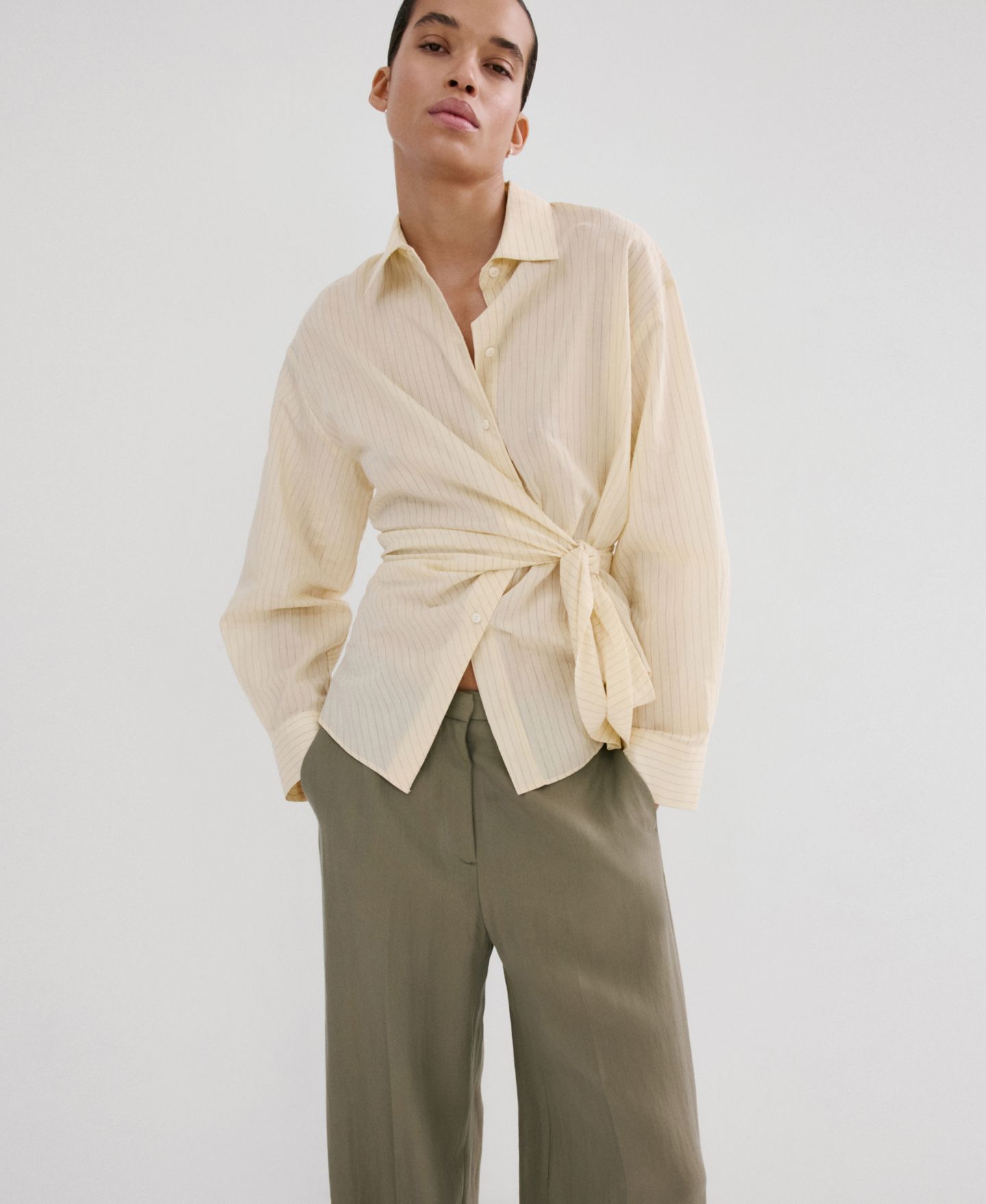 Женские брюки Mango High-Waisted Lyocell, цвет: Хаки — фото 3