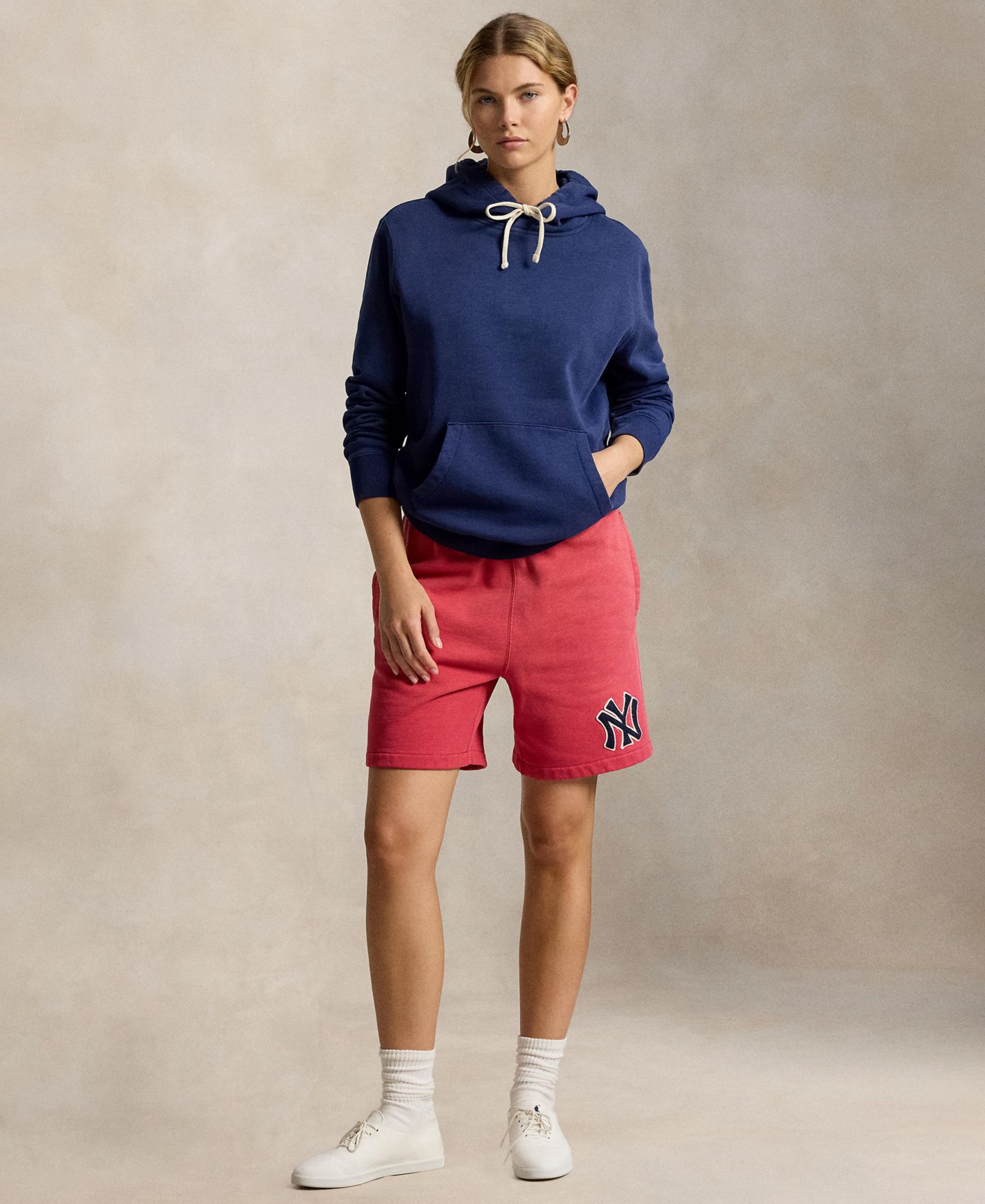 Мужские шорты Polo Ralph Lauren Logo Patch Detail, цвет: Ягодный — фото 1