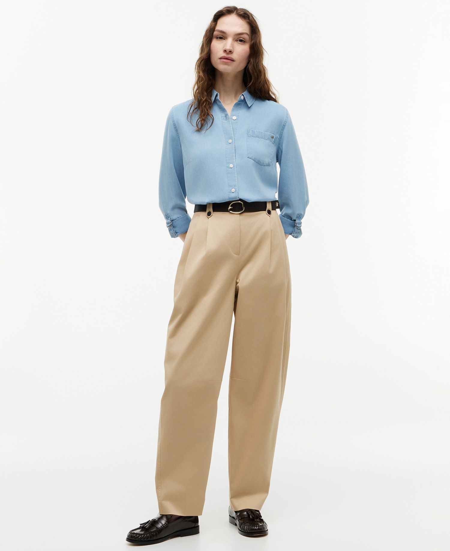 Women's Roll-Tab Collar Neck Shirt