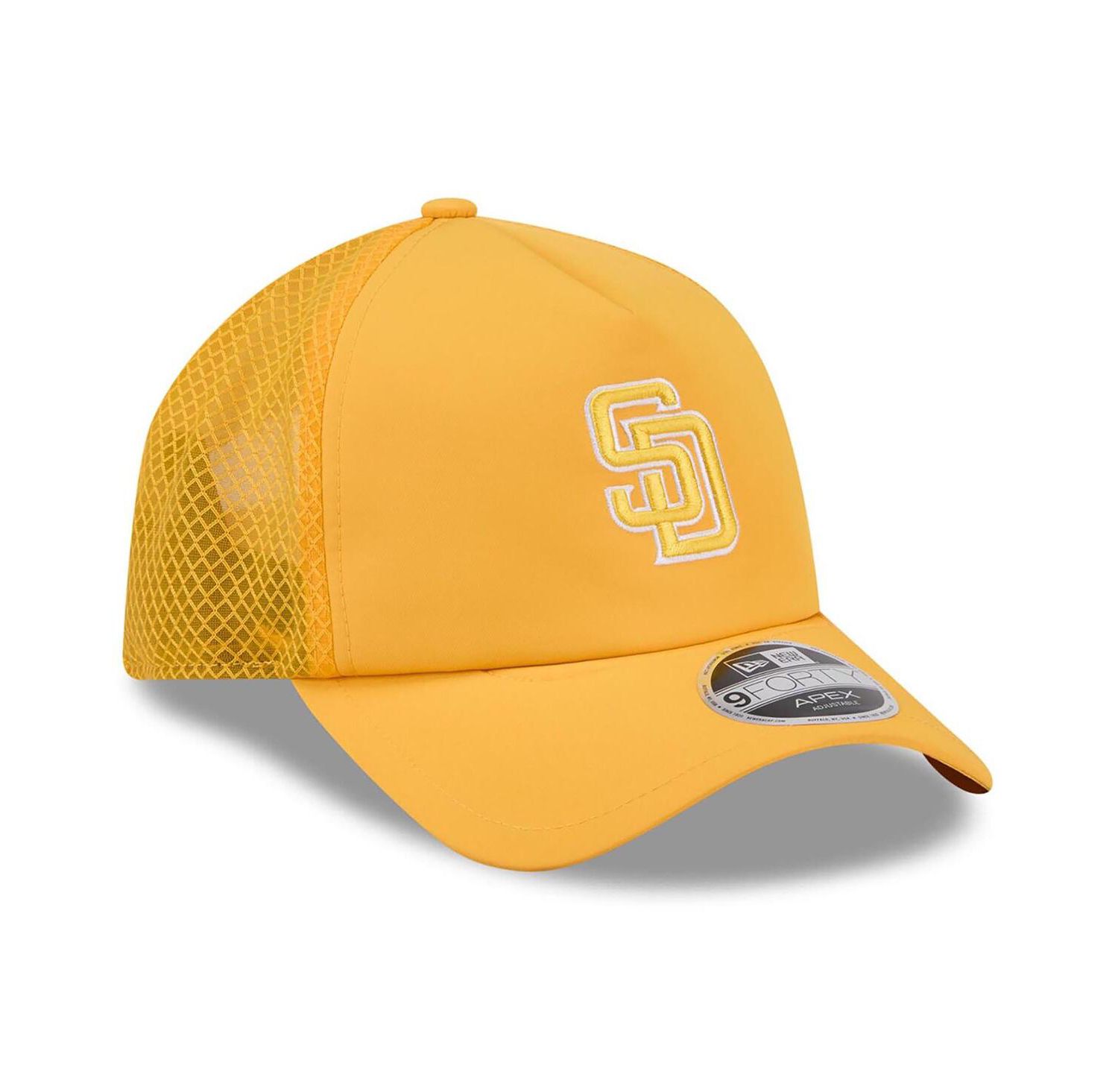 Men's Gold San Diego Padres 2026 Batting Practice Apex 9FORTY Adjustable Trucker Hat
