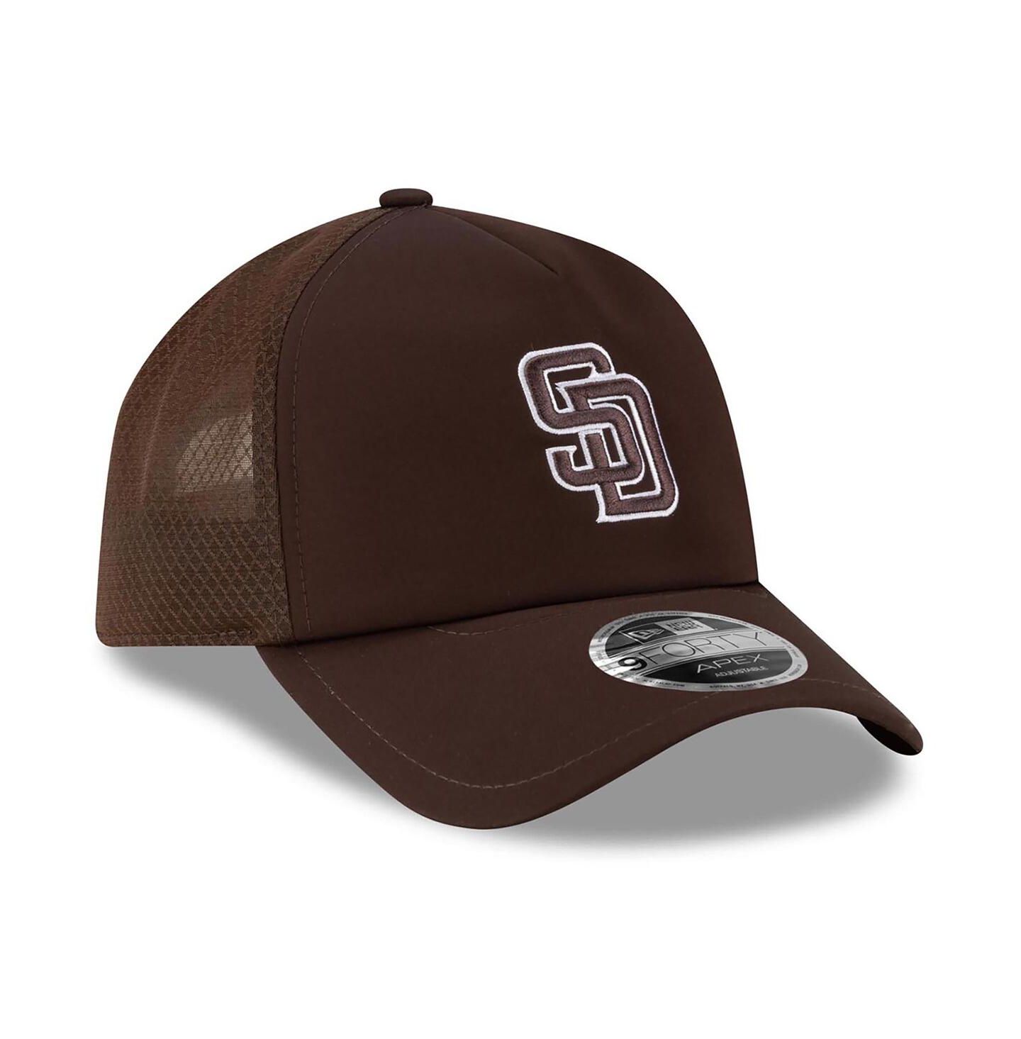 Мужская кепка New Era Brown San Diego Padres 2026 Batting Practice Apex 9FORTY Adjustable Trucker Hat — фото 3