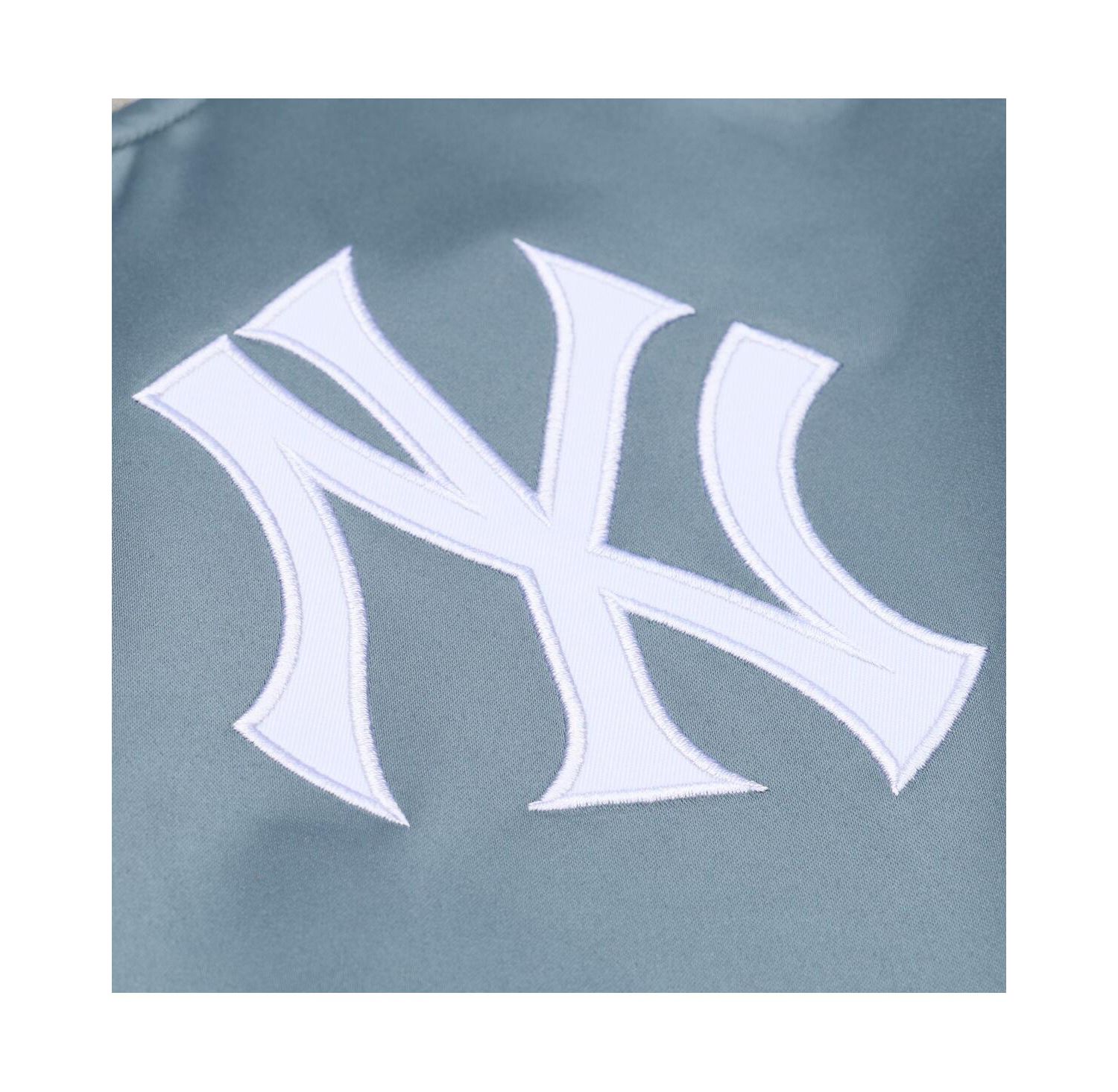 Men's Gray New York Yankees Thunderstorm Head Coach Lightweight Satin Full-Snap Jacket