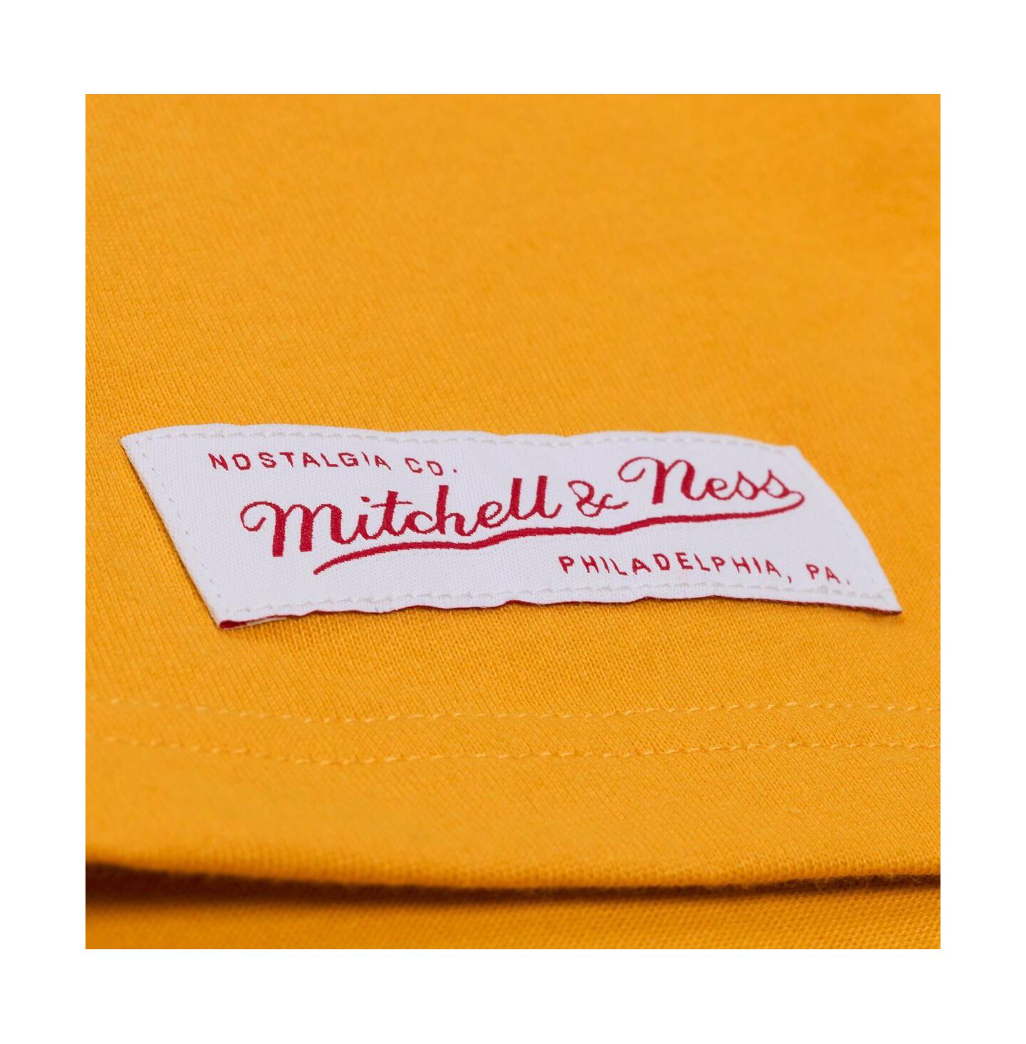 Мужская футболка Mitchell & Ness Gold Notre Dame Fighting Irish Double Clutch Premium — фото 2