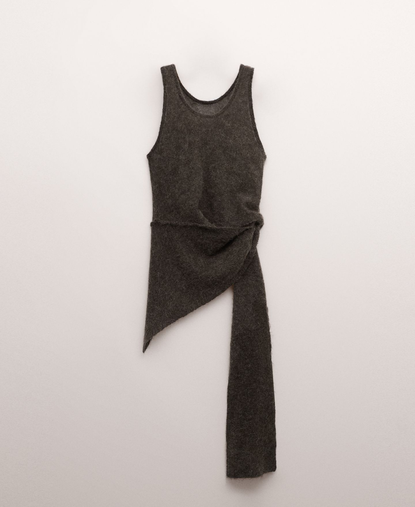 Женский топ Mango Asymmetrical Semi-Sheer Alpaca, цвет: Средний коричневый — фото 1