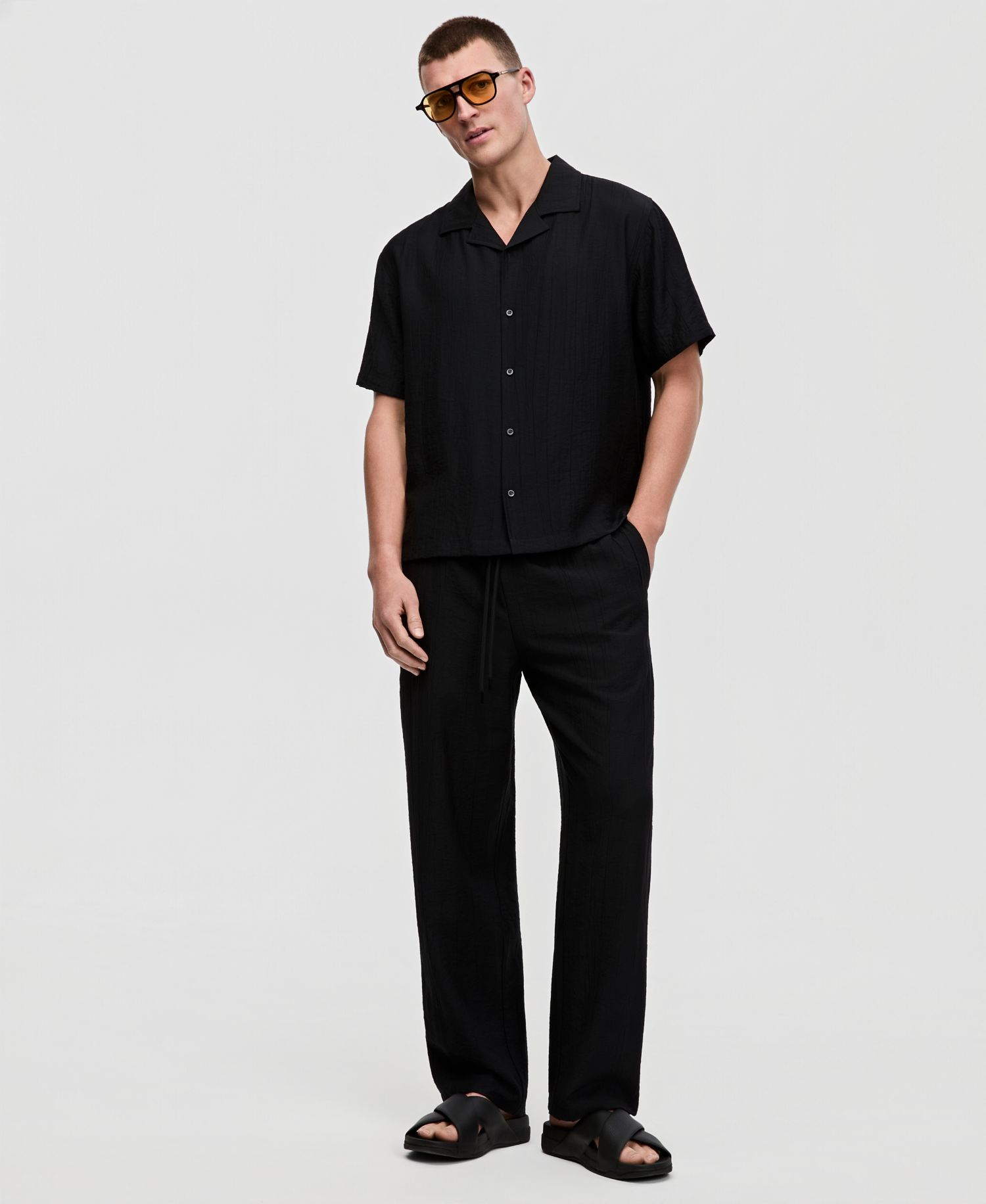 Men's Short-Sleeve Relaxed-Fit Crinkled Shirt