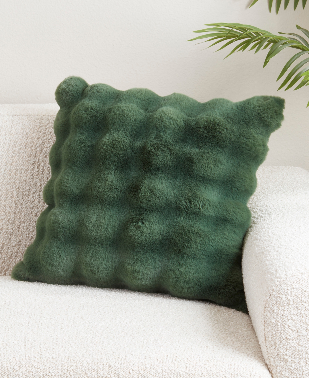 Saro Lifestyle Plush Faux Fur Decorative Pillow