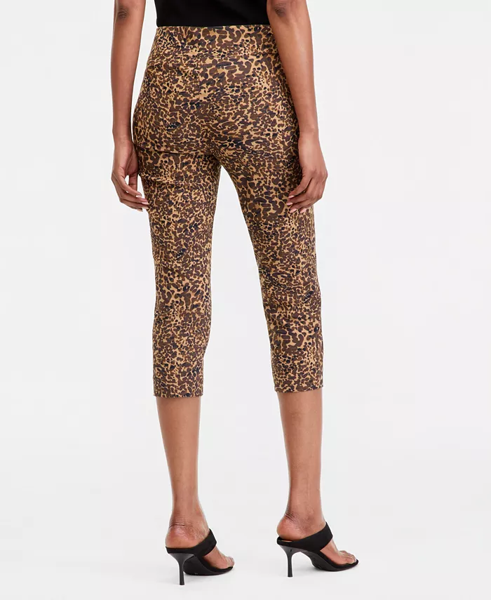 Women's Printed Pull-On Capri Pants - thumbnail 9