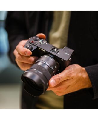 15mm f/1.4 DC Contemporary Lens for Sony E