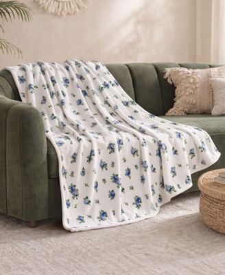 Fashion Forward Oversized Plush Throw, 60" x 90"