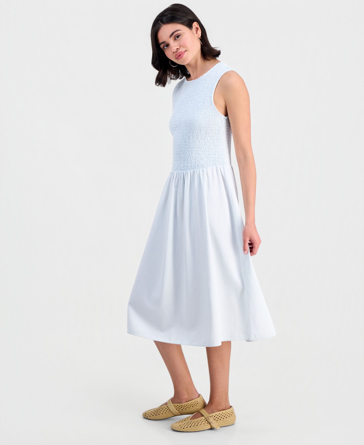 Женское платье And Now This Petite Chambray Smocked Midi, цвет: Выбеленный джинсовый — фото 4