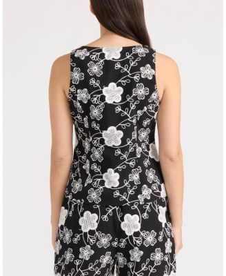 Women's Embroidered Scallop Vest