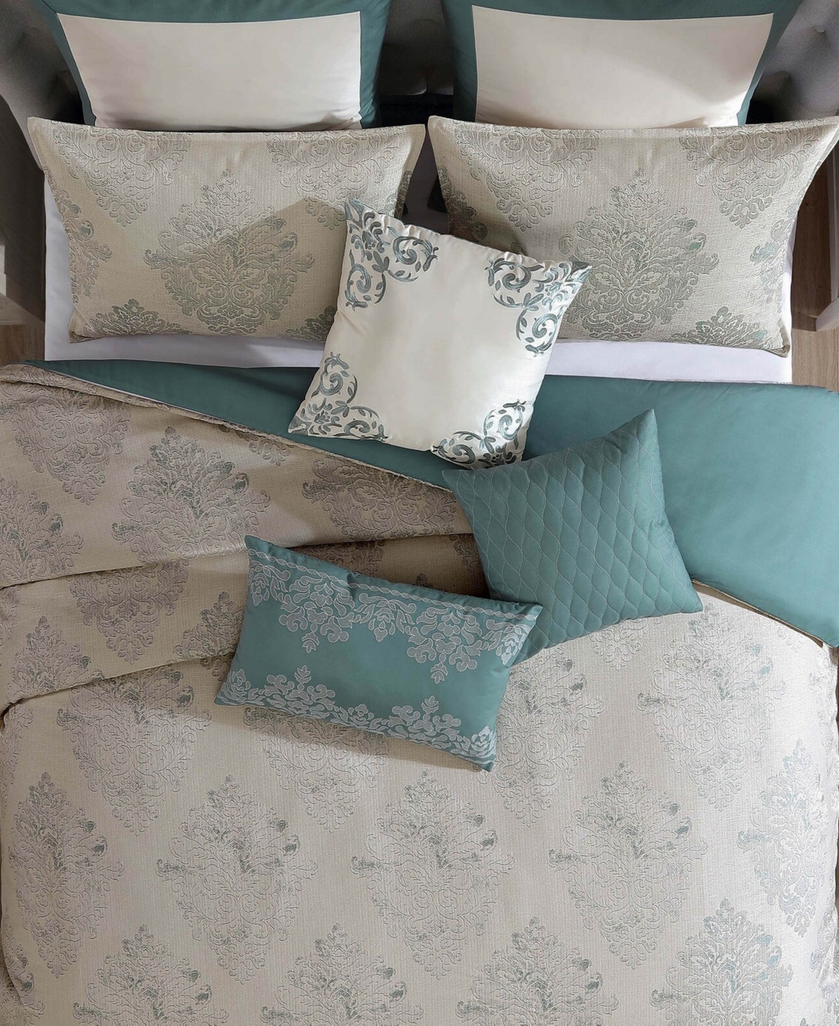 Riverbrook Home Marana Medallion 10-Pc. Comforter Set, King
