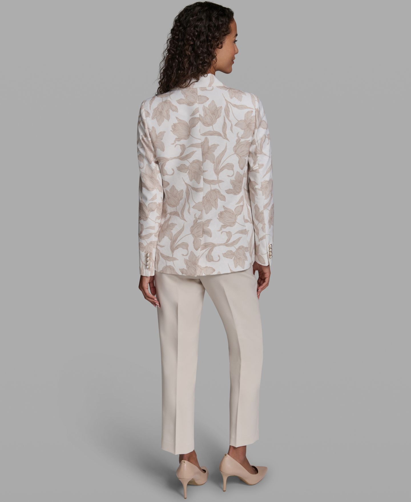 Женский пиджак KARL LAGERFELD PARIS 3 Pocket Floral Printed Notch Lapel Blazer, цвет: Мягкий белый — фото 6