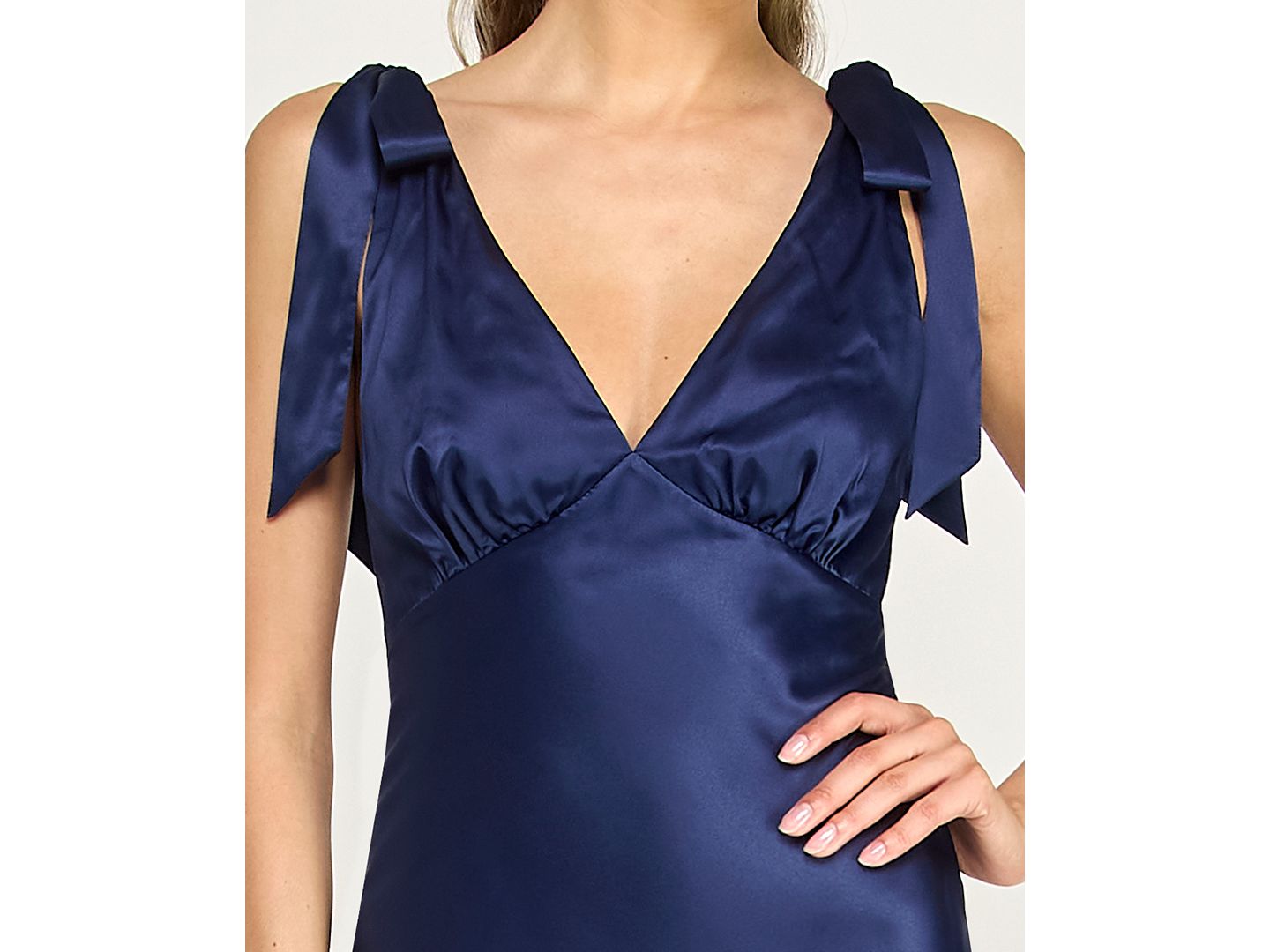 Женское платье B Darlin Juniors' Sleeveless Satin Maxi, цвет: Тёмно-синий — фото 3